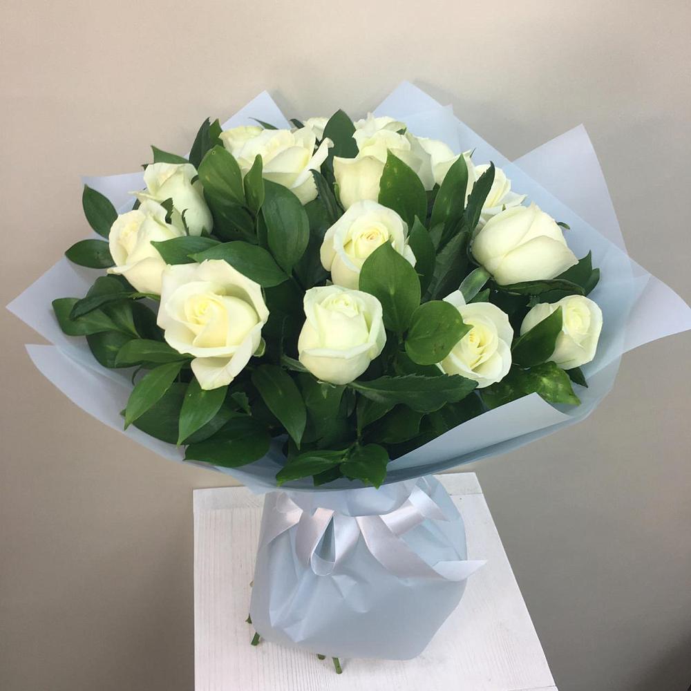 Букет 15 Белых роз Проуд в Дядьковской