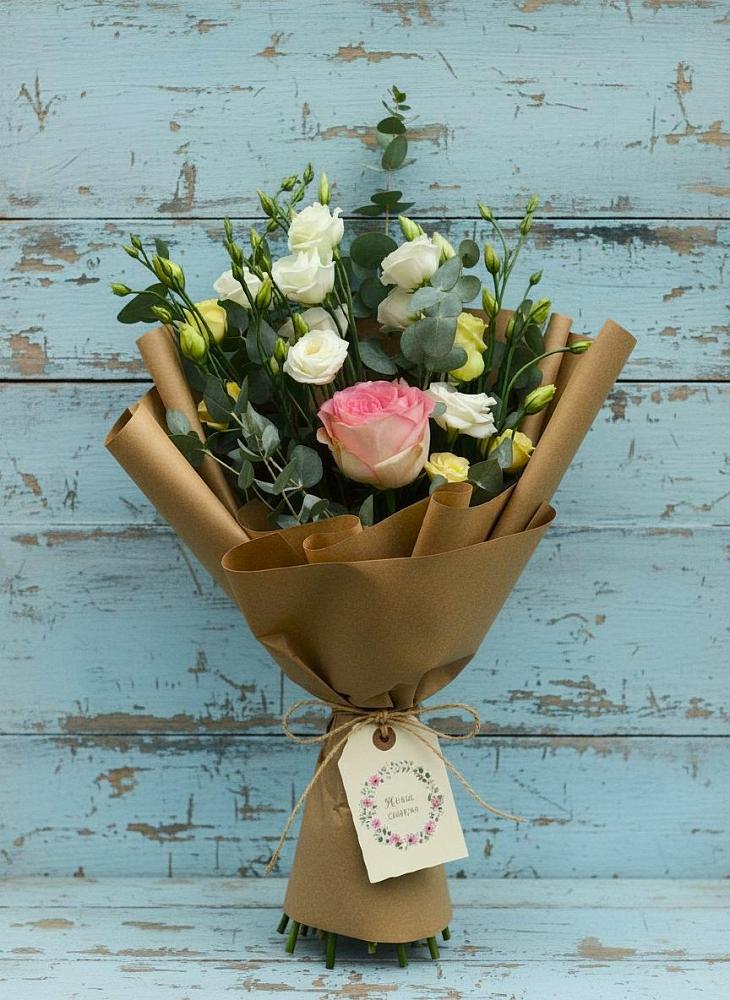 Букет цветов из: Розы и Лизиантусы в Дядьковской