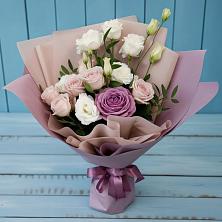 Букет цветов из:  Розы и Лизиантусы в Дядьковской
