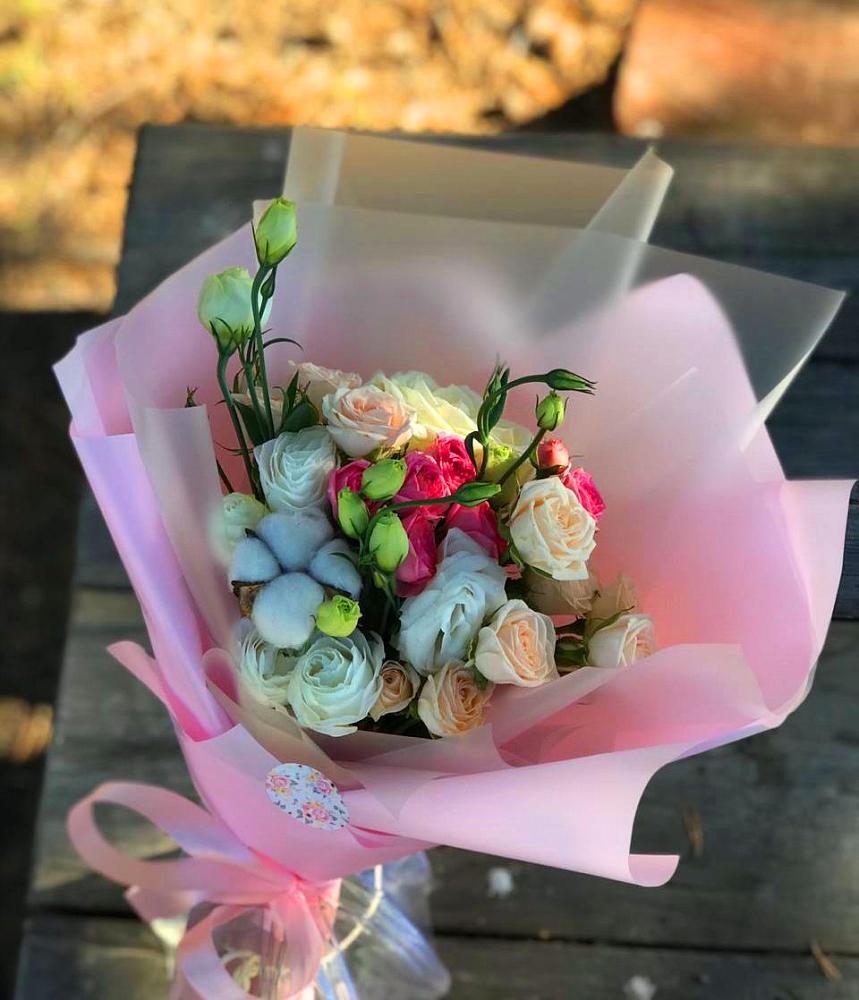 Букет цветов из: Розы и Лизиантусы в Дядьковской