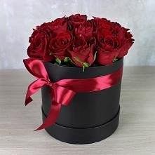 Цветочная композиция из Розы в шляпной коробке в Дядьковской
