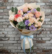 Букет цветов из:  Розы, Лизиантусы и Гвоздики #REPLACE_PRED# Дядьковской